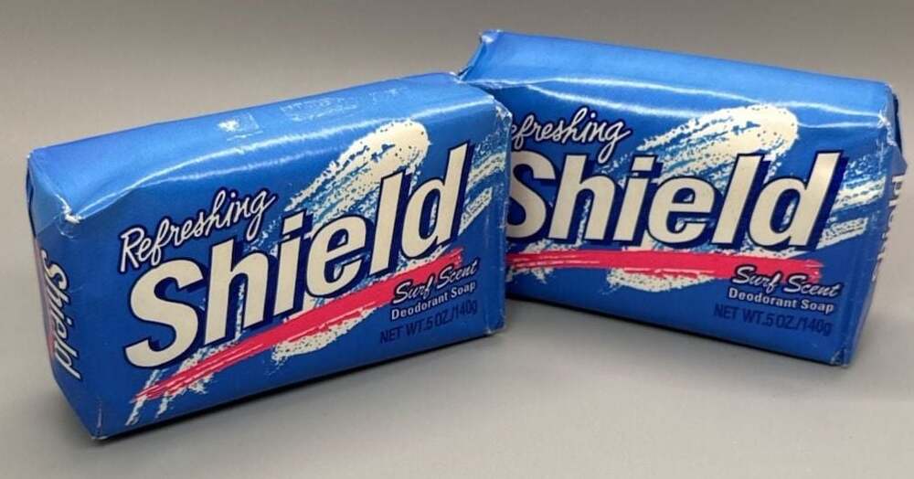 2 Bars Shield Refreshing Surf Scent Deodorant Soap, Bath Size 5oz 1997 NOS VTG